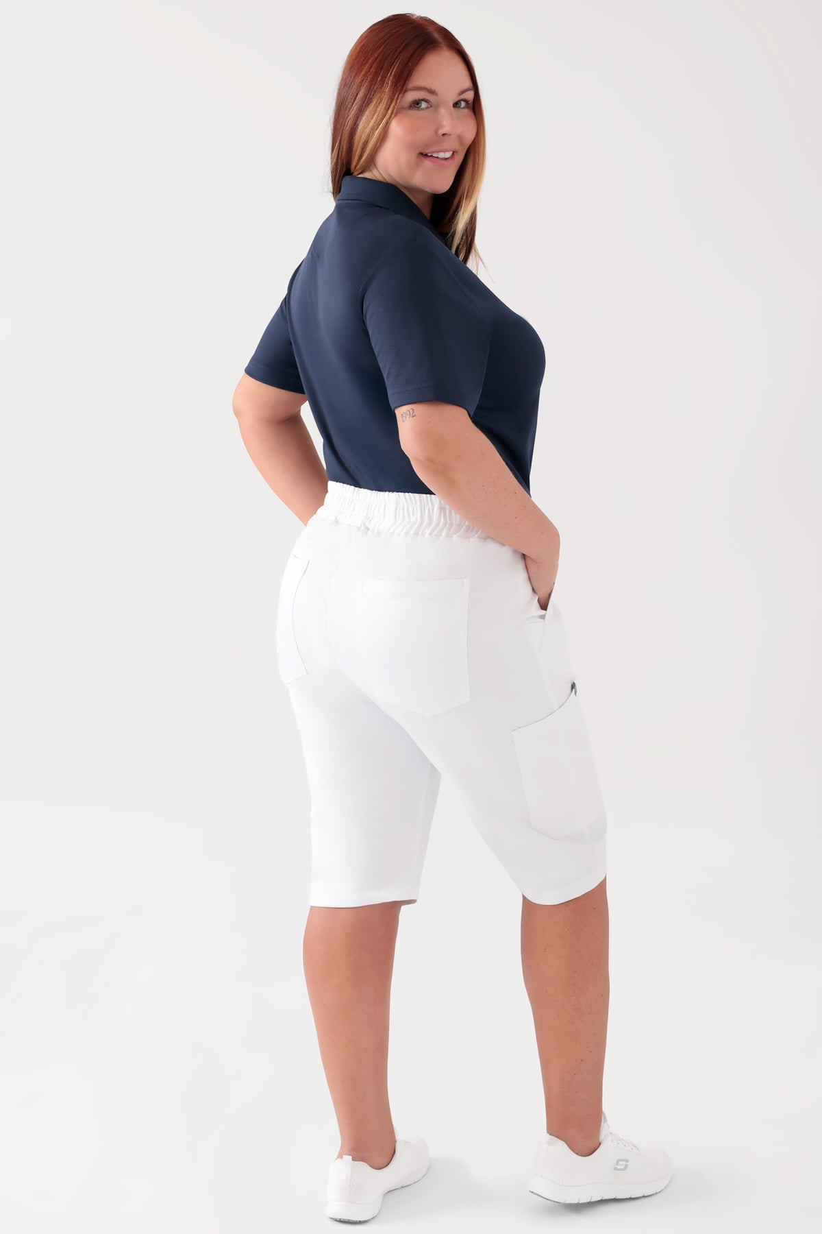 COMFY FLEX Stretch Hose Unisex - Bermuda weiss, Vue de dos Le mannequin mesure 173 cm et porte la taille L