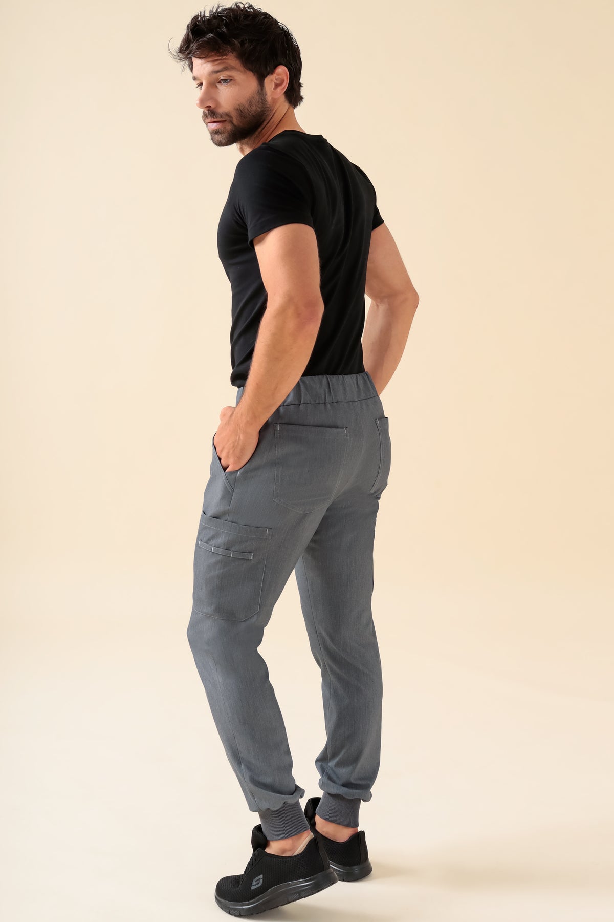 KAERE Hose Herren - Saumbündchen Kurzgr. mit Beintaschen grau melange, Rückansicht