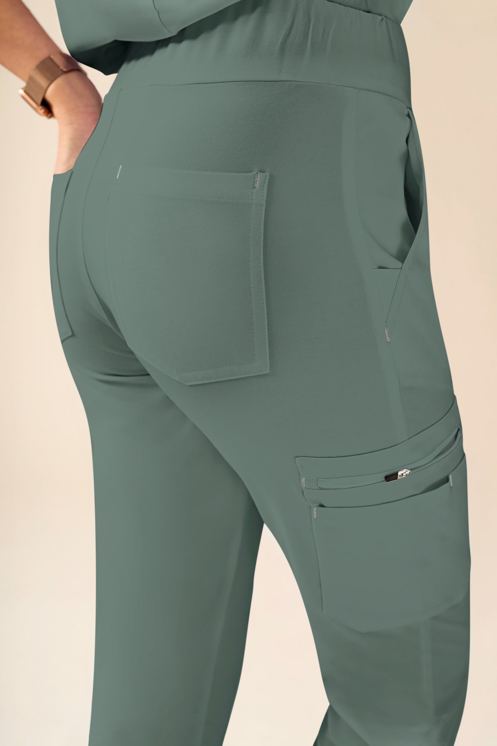 KAERE Hose Damen - gerader Saum Kurzgr. mit Beintaschen dunkelgrün