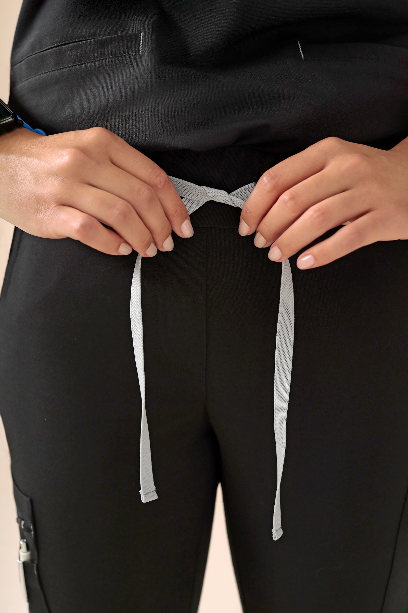 KAERE Hose Damen - gerader Saum Kurzgr. mit Beintaschen schwarz