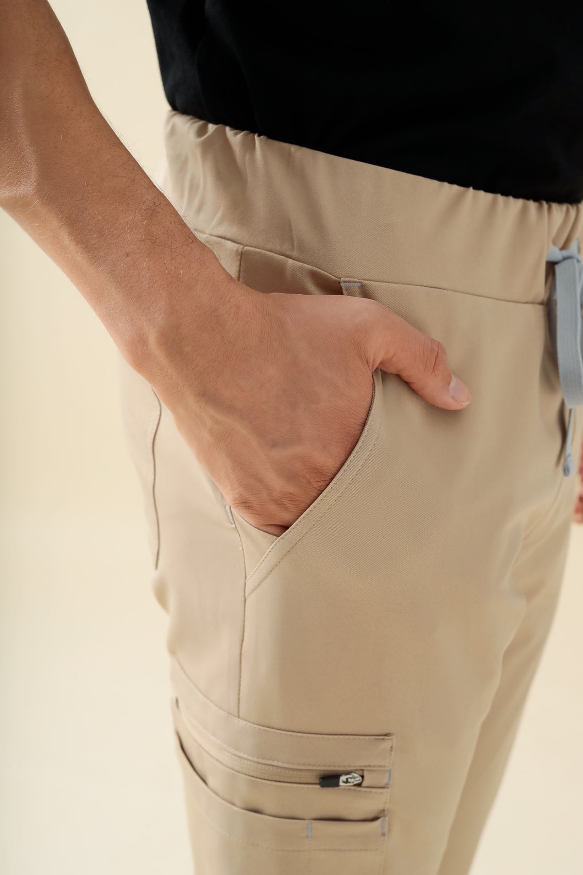 KAERE Hose Herren - Saumbündchen Kurzgr. mit Beintaschen sand