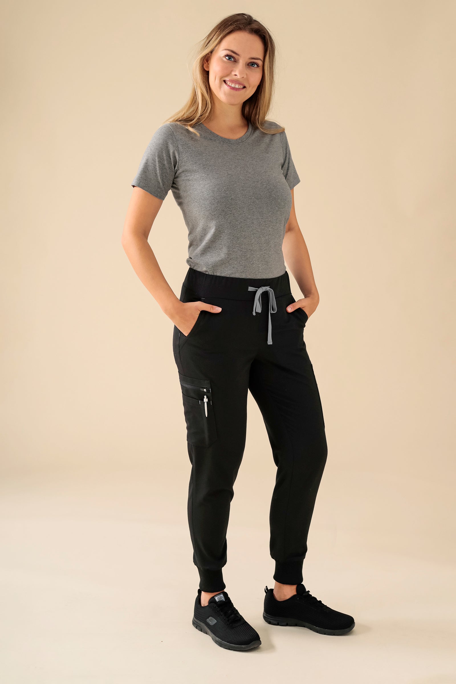 KAERE Hose Damen - Saumbündchen Kurzgr. mit Beintaschen schwarz, Vue de face