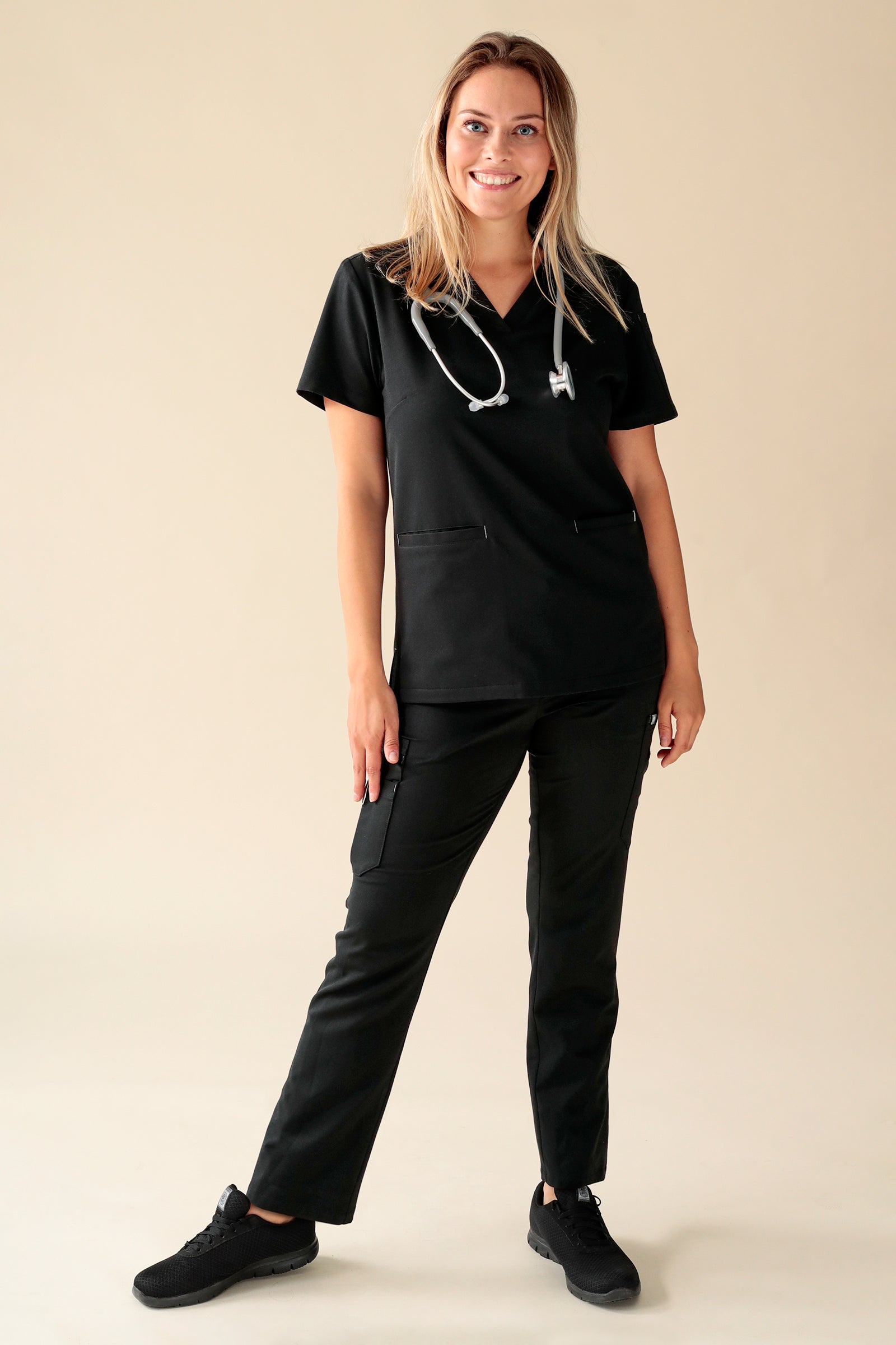 KAERE Hose Damen - gerader Saum Kurzgr. mit Beintaschen schwarz, Vue de face