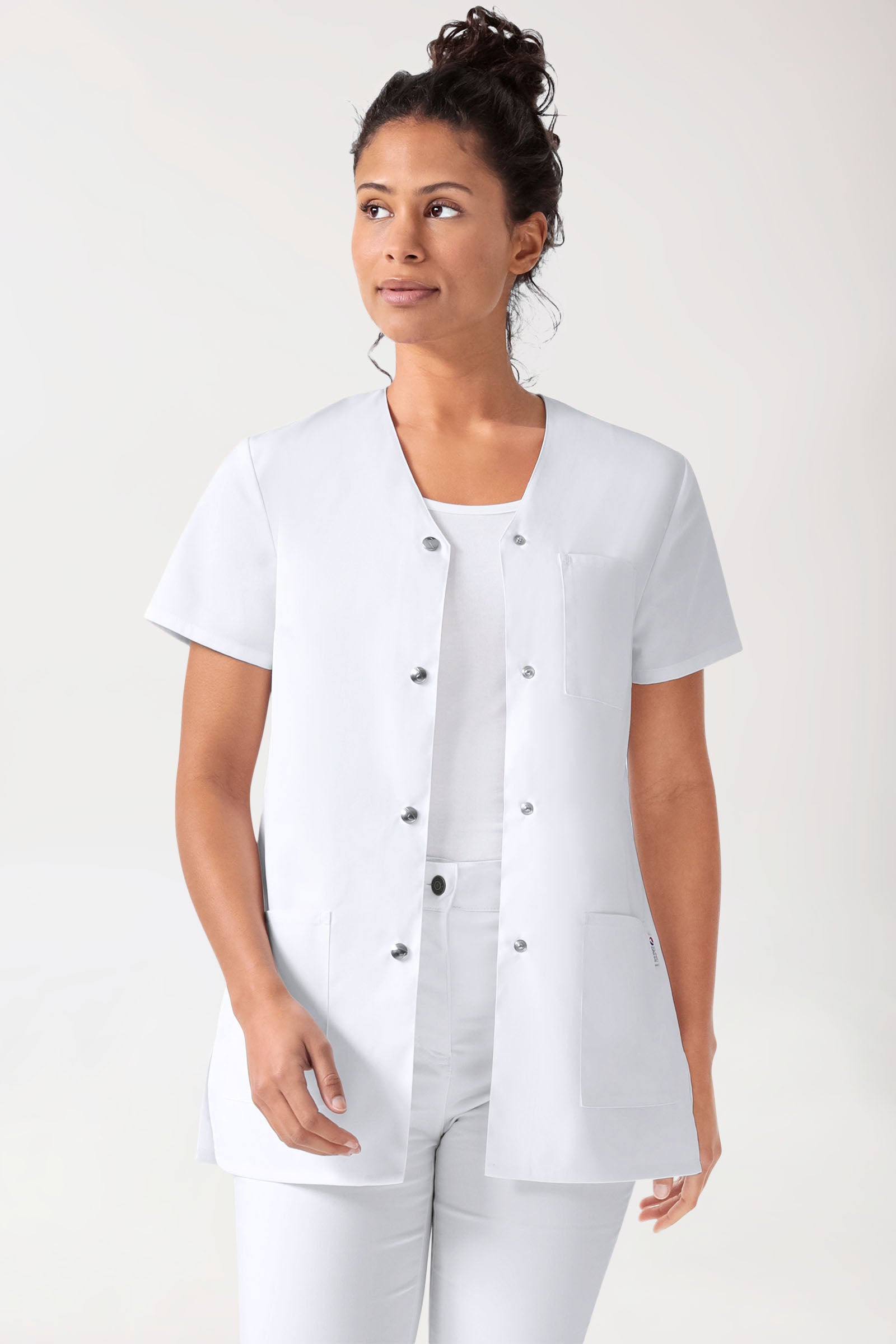 Beauty Kasack Damen - V-Ausschnitt - Druckknopfleiste weiss, Vue de face