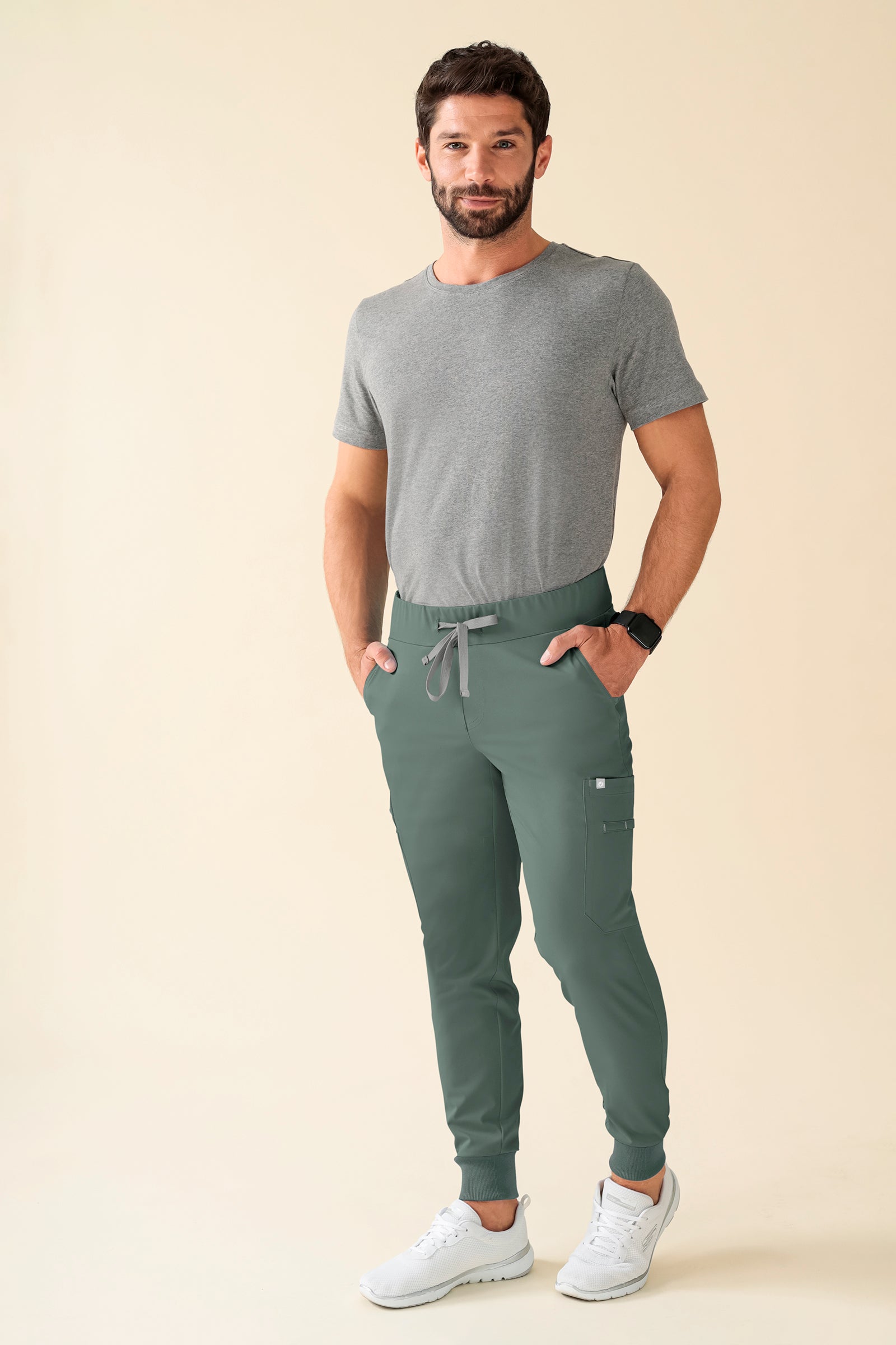 KAERE Hose Herren - Saumbündchen Kurzgr. mit Beintaschen dunkelgrün, Vorderansicht