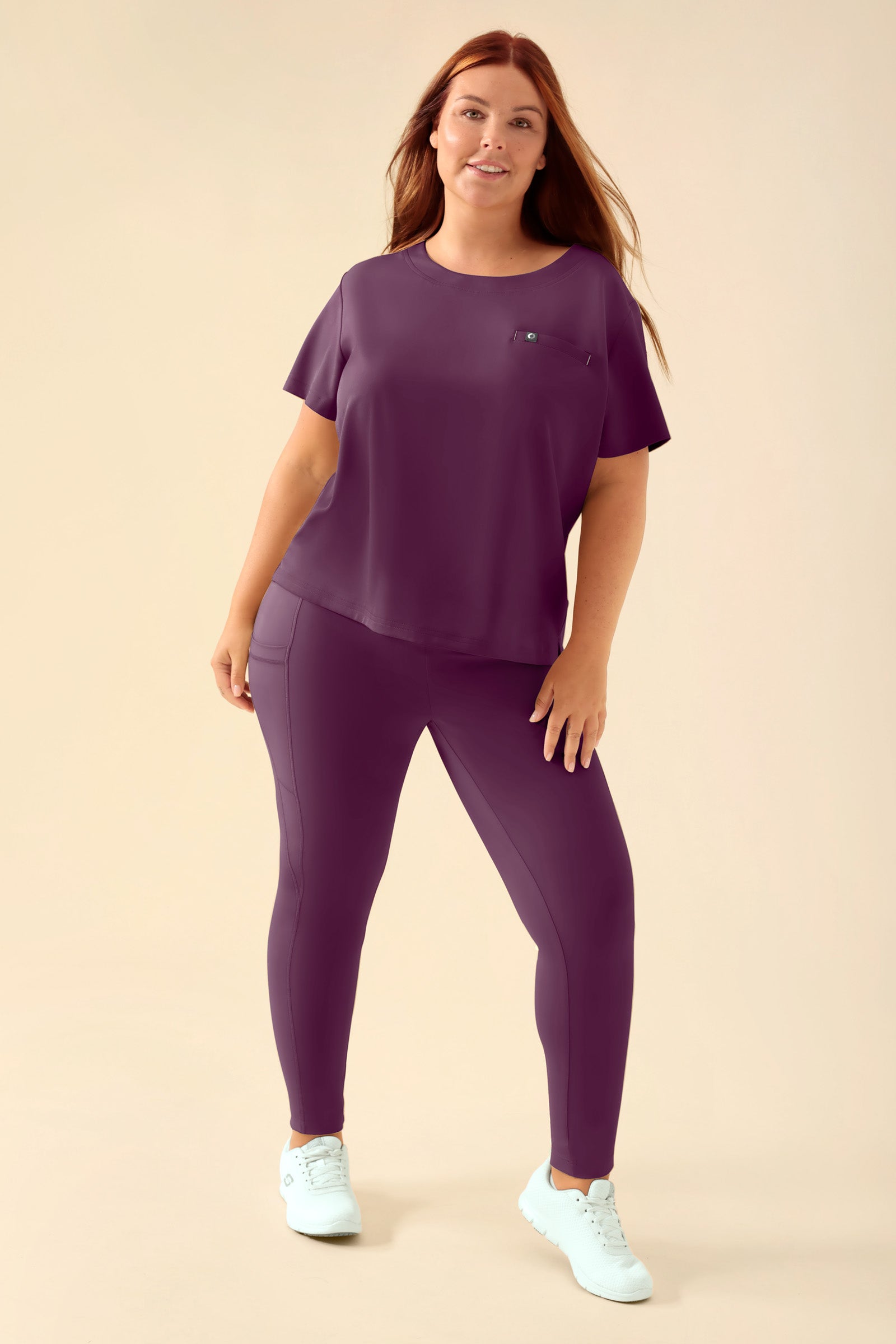 KAERE Leggings Damen - super elastisch pflaume, Vorderansicht Das Model ist 173 cm gross und trägt Grösse XL