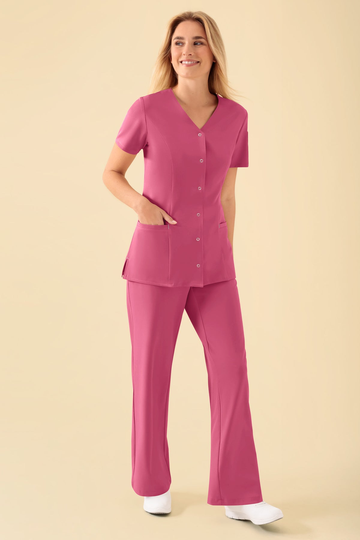 KAERE Kasack Damen - durchgeknöpft rosenholz, Vue de face Le mannequin mesure 177 cm et porte la taille S