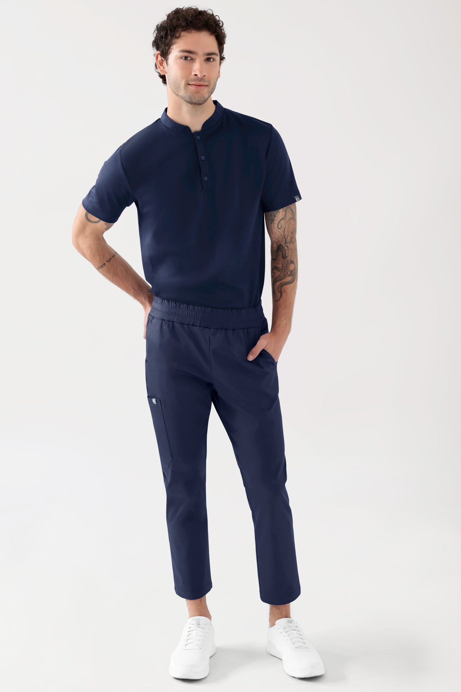 COMFY FLEX Stretch Hose Unisex - 7/8 Länge navy, Vorderansicht Das Model ist 188 cm gross und trägt Grösse M