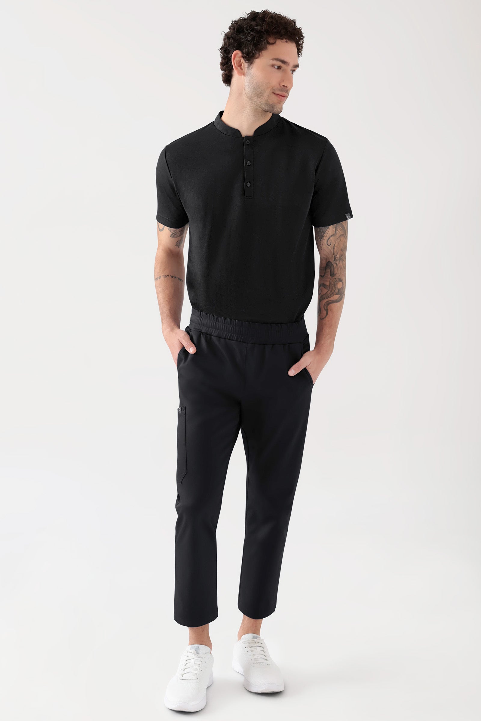 COMFY FLEX Stretch Hose Unisex - 7/8 Länge schwarz, Vorderansicht Das Model ist 188 cm gross und trägt Grösse M
