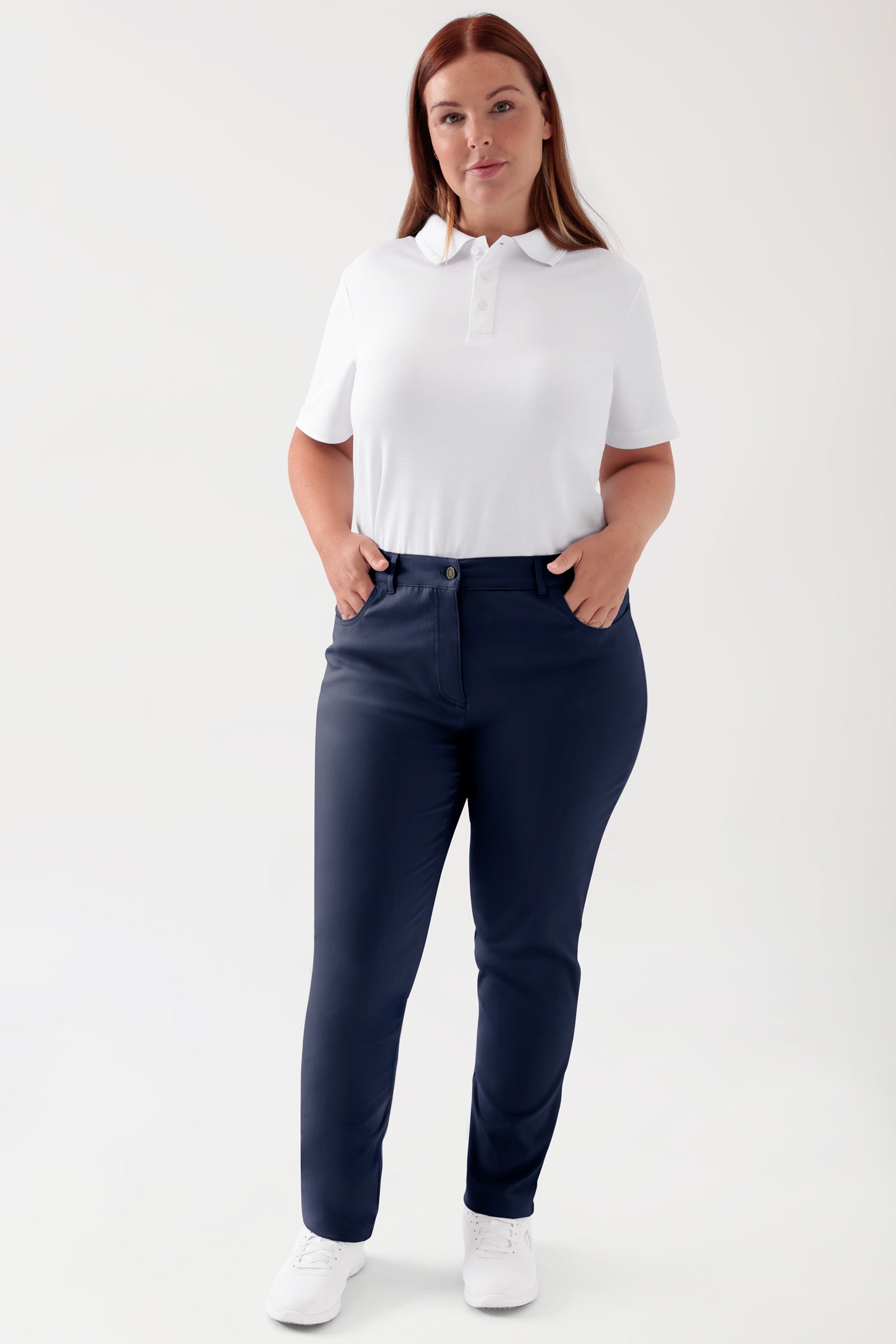 COMFY FLEX 5-Pocket Hose Damen - schlankes Bein navy, Vorderansicht Das Model ist 173 cm gross und trägt Grösse 46