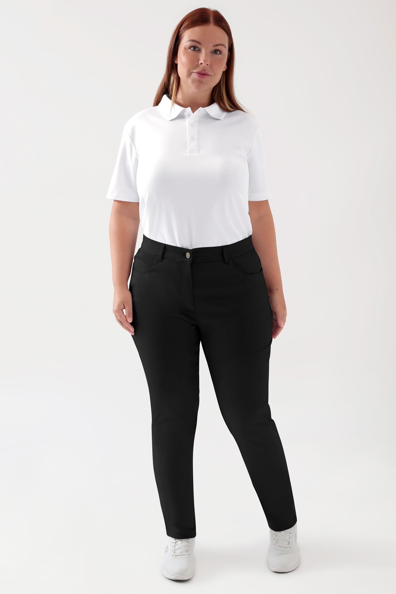 COMFY FLEX 5-Pocket Hose Damen - schlankes Bein schwarz, Vorderansicht Das Model ist 173 cm gross und trägt Grösse 46