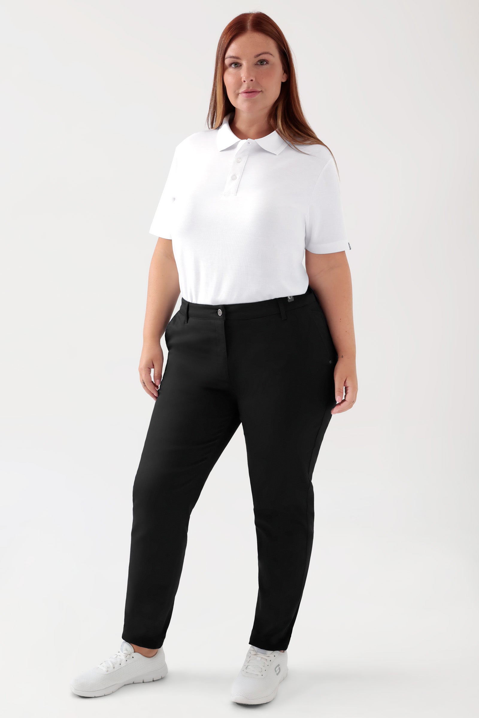 COMFY FLEX Hose Damen - Chino Style schwarz, Vorderansicht Das Model ist 173 cm gross und trägt Grösse 46