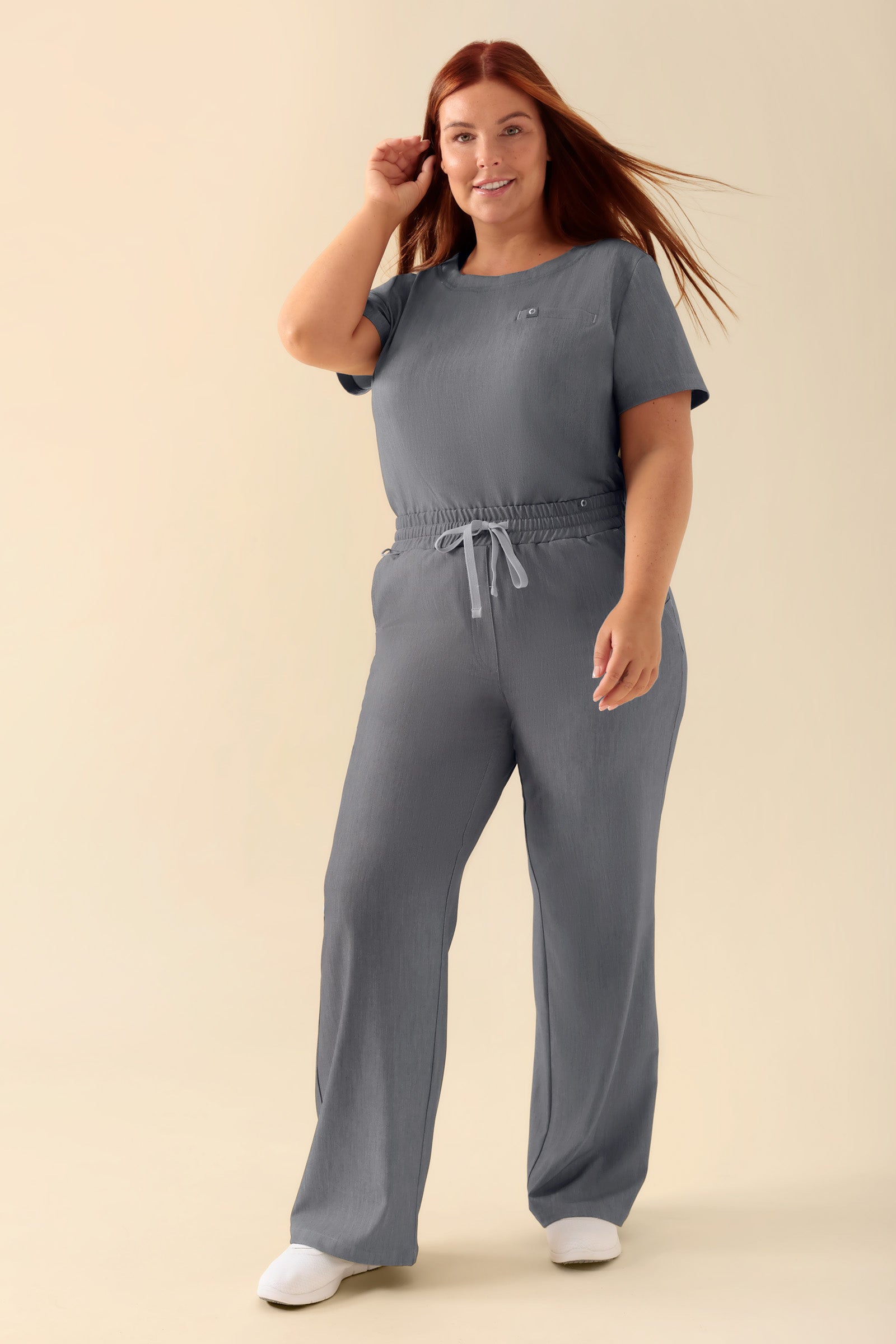 KAERE Hose Damen - weites Bein grau melange, Vorderansicht Das Model ist 173 cm gross und trägt Grösse XL