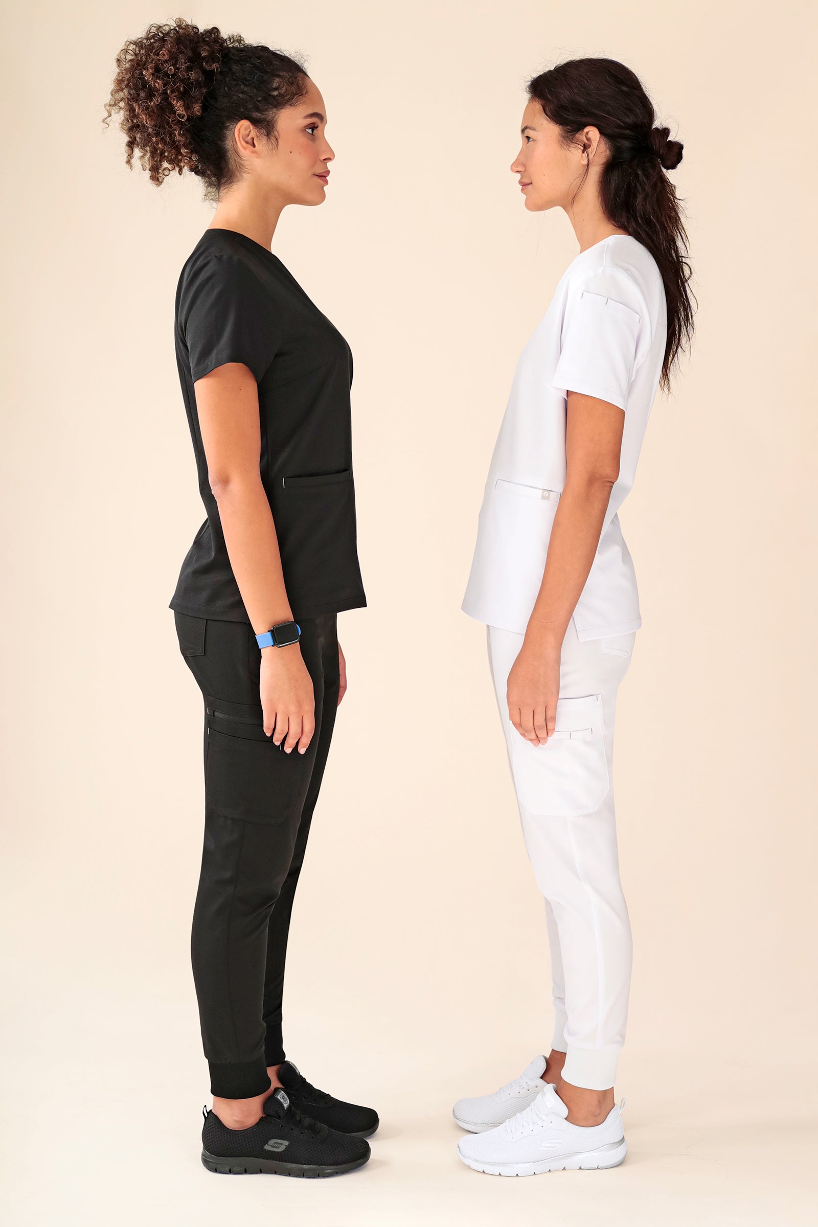 KAERE Hose Damen - Saumbündchen mit Beintaschen schwarz, Vue de face
