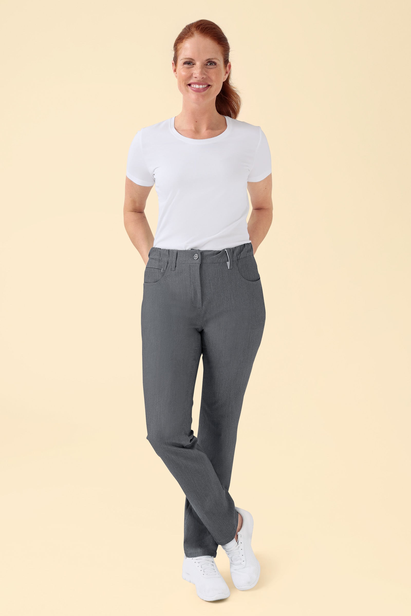 KAERE Hose Damen - 5-Pocket grau melange, Vorderansicht Das Model ist 175 cm gross und trägt Grösse S