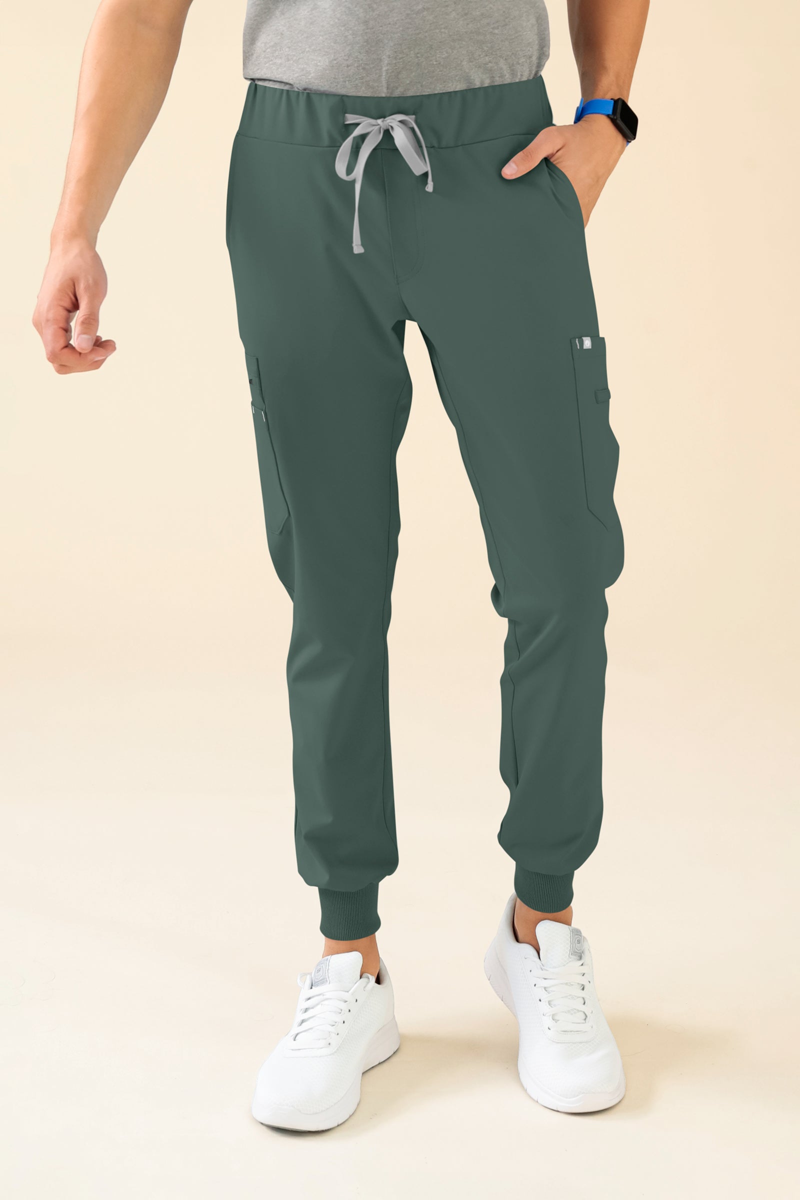 KAERE Hose Herren - Saumbündchen mit Beintaschen dunkelgrün, Vorderansicht