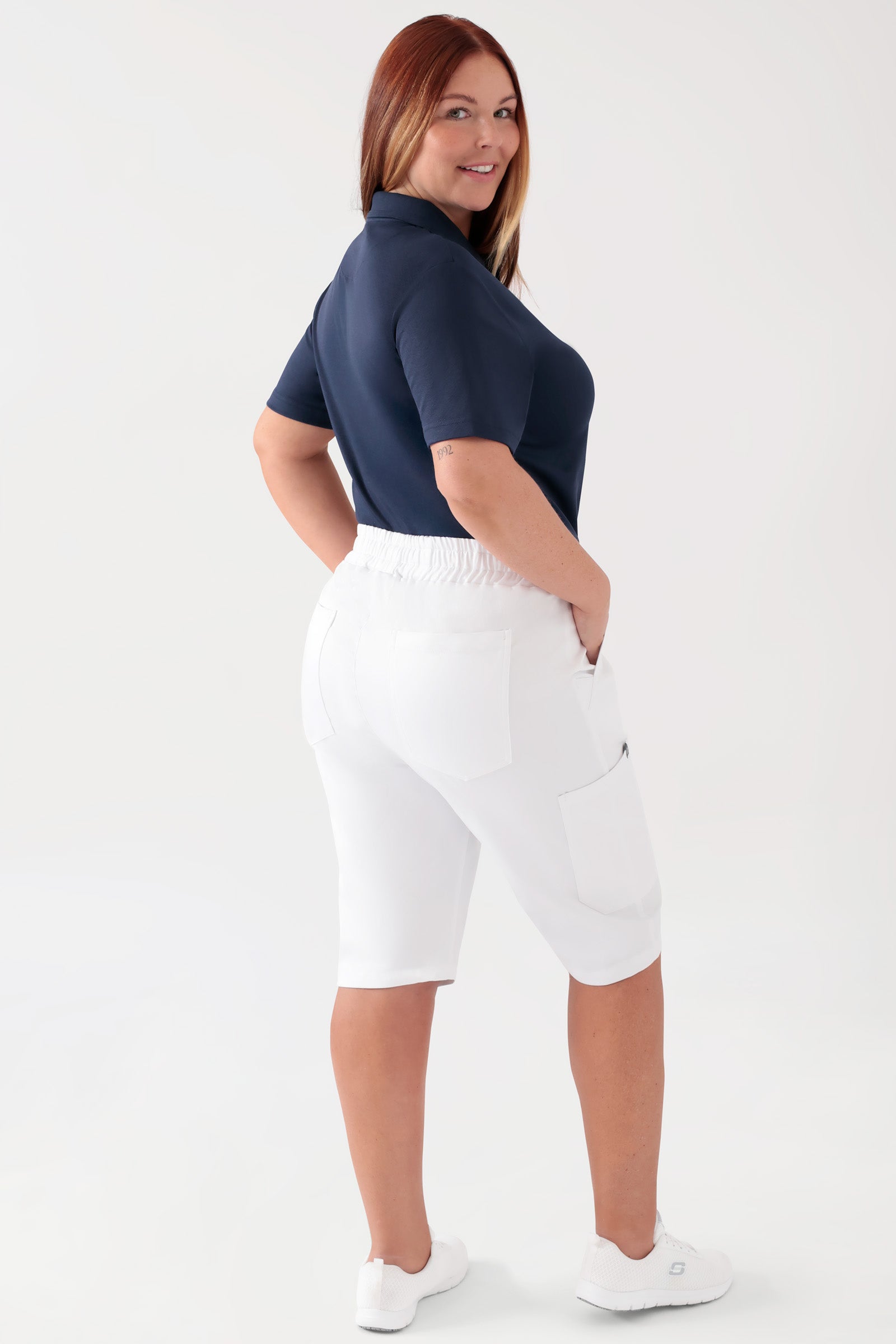 COMFY FLEX Stretch Hose Unisex - Bermuda weiss, Vue de dos Le mannequin mesure 173 cm et porte la taille L