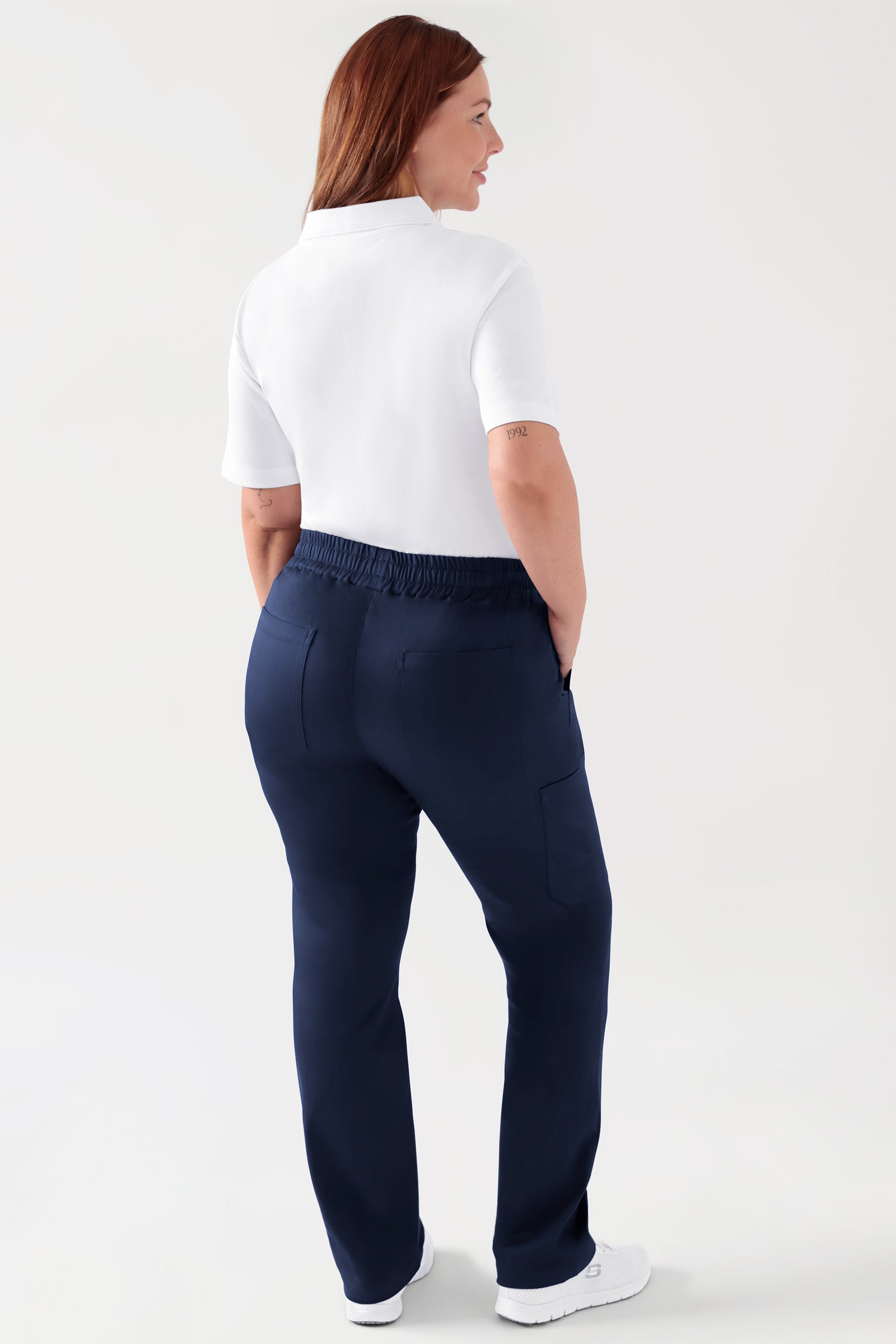 COMFY FLEX Stretch Hose Unisex - 1/1 Länge navy, Rückansicht Das Model ist 173 cm gross und trägt Grösse L