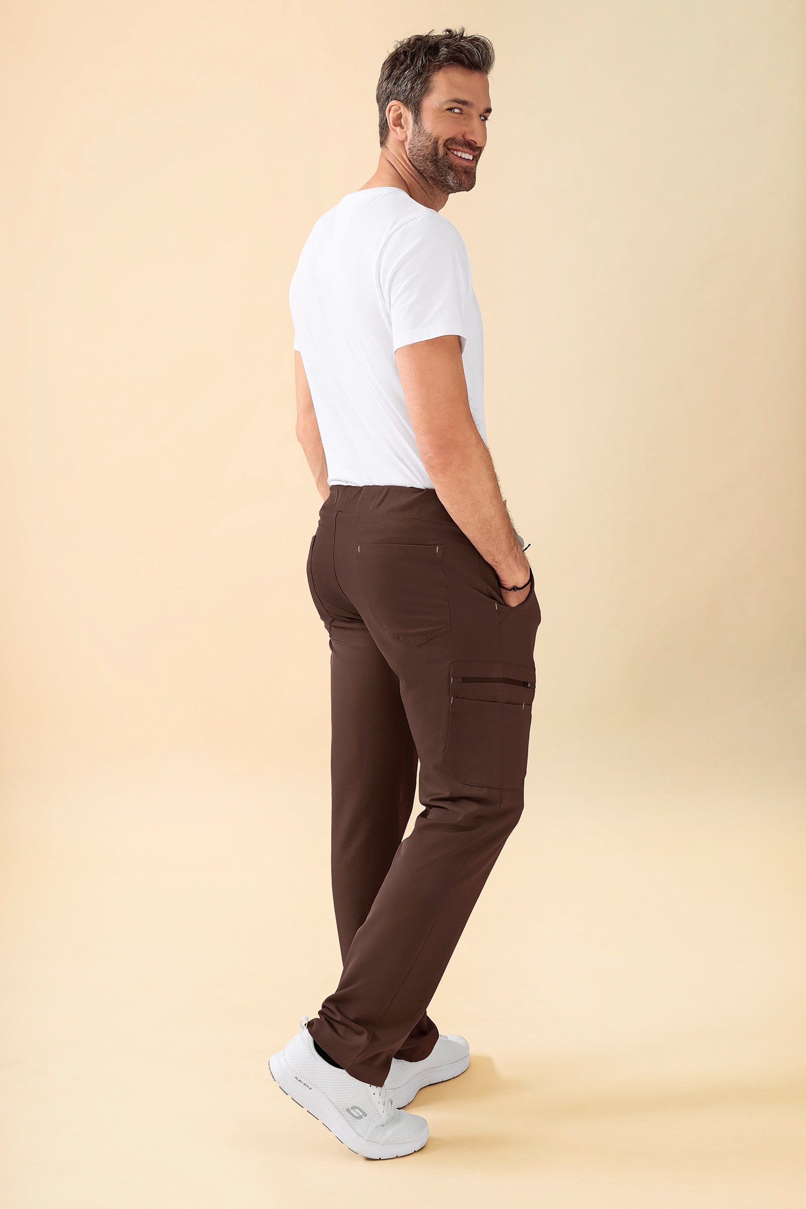 KAERE Hose Herren - gerader Saum mit Beintaschen coffee, Rückansicht 