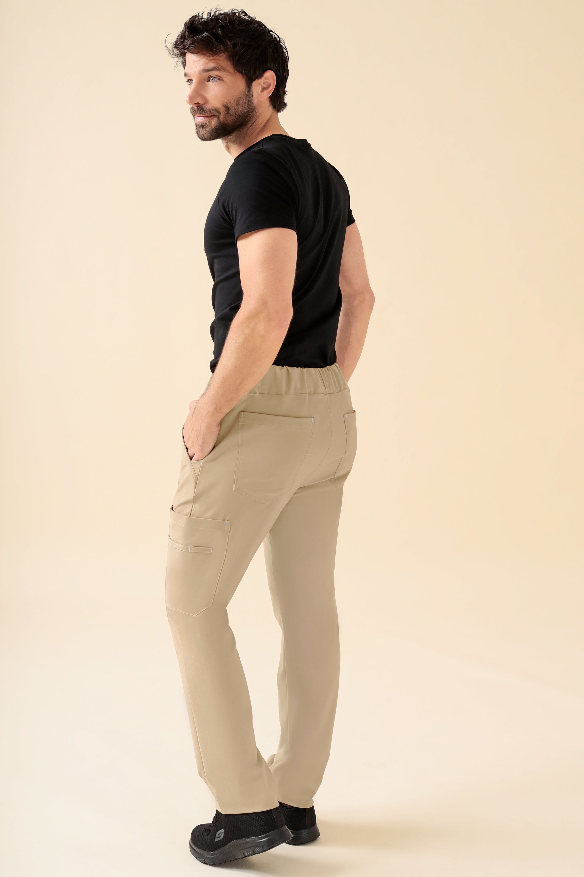 KAERE Hose Herren - gerader Saum Kurzgr. mit Beintaschen sand, Rückansicht 