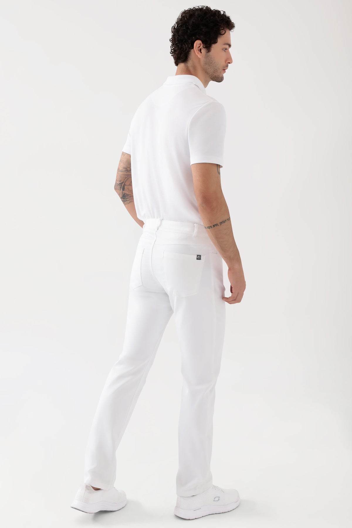 COMFY FLEX 5-Pocket Hose Herren - gerades Bein weiss, Vue de dos Le mannequin mesure 188 cm et porte la taille 48
