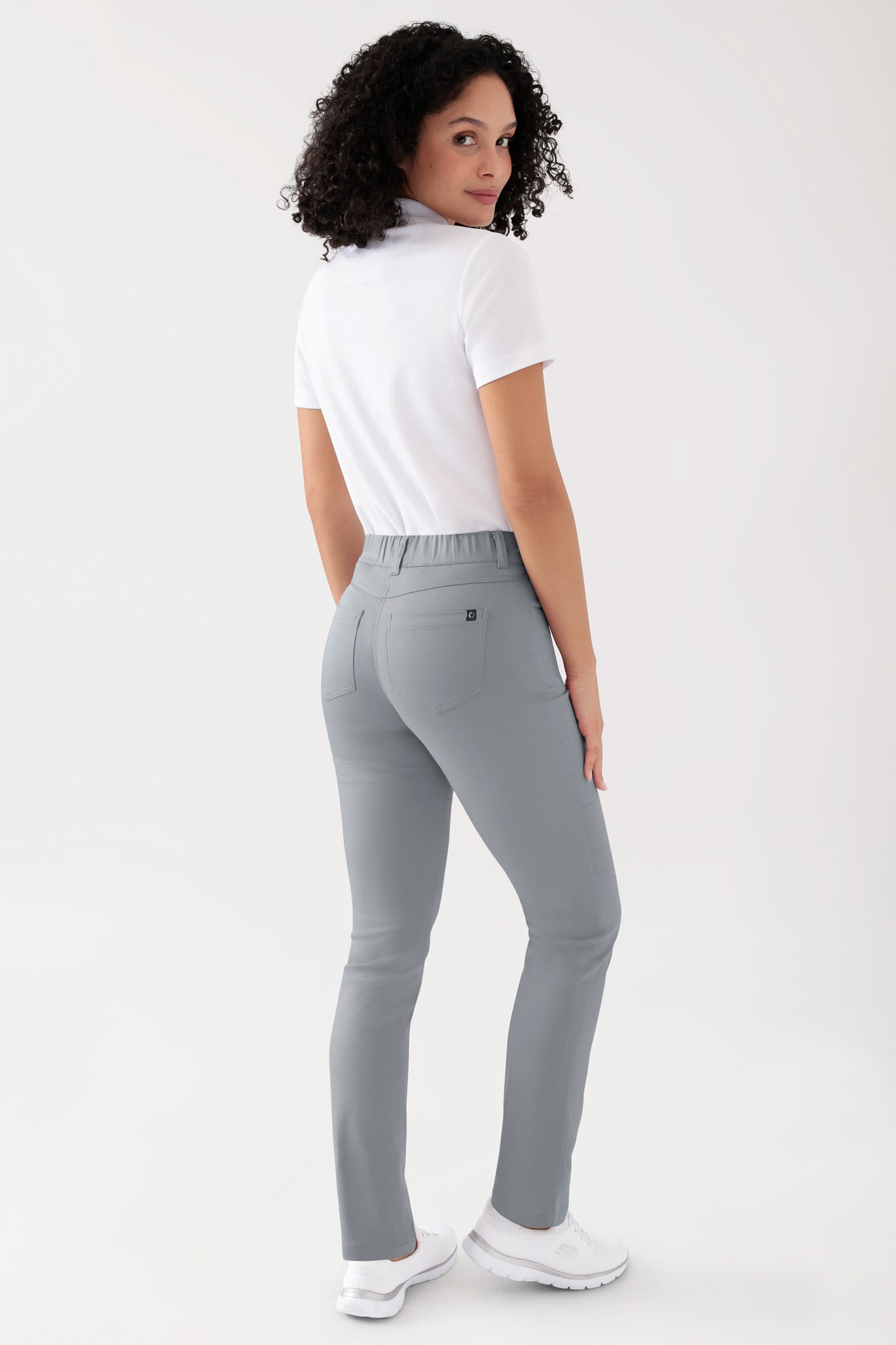 COMFY FLEX 5-Pocket Hose Damen - gerades Bein grau, Rückansicht Das Model ist 176 cm gross und trägt Grösse 36
