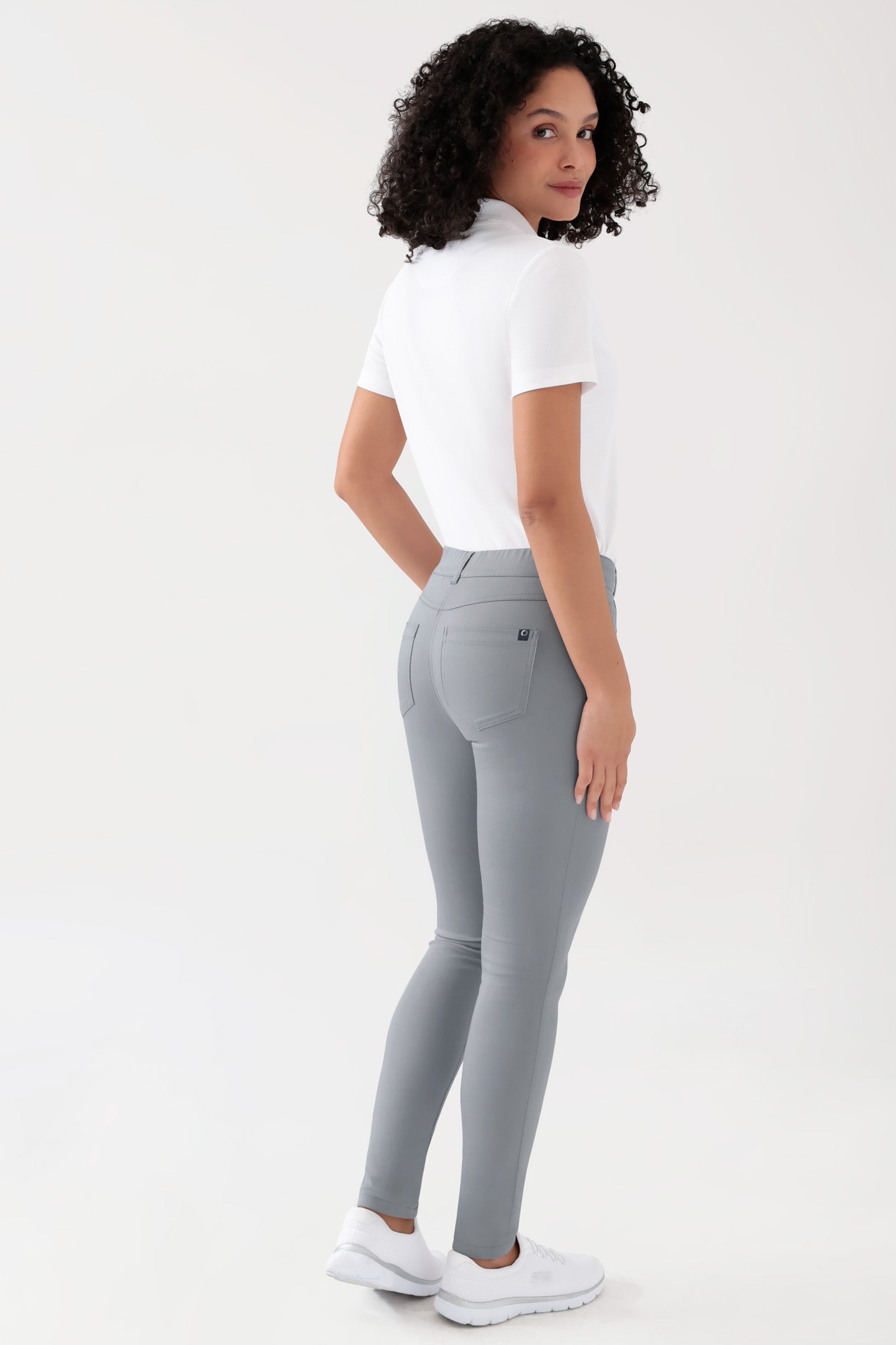 COMFY FLEX 5-Pocket Hose Damen - schlankes Bein grau, Vue de dos Le mannequin mesure 176 cm et porte la taille 36