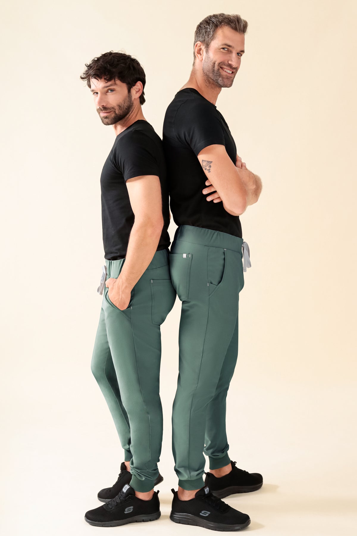 KAERE Hose Herren - Saumbündchen ohne Beintaschen dunkelgrün