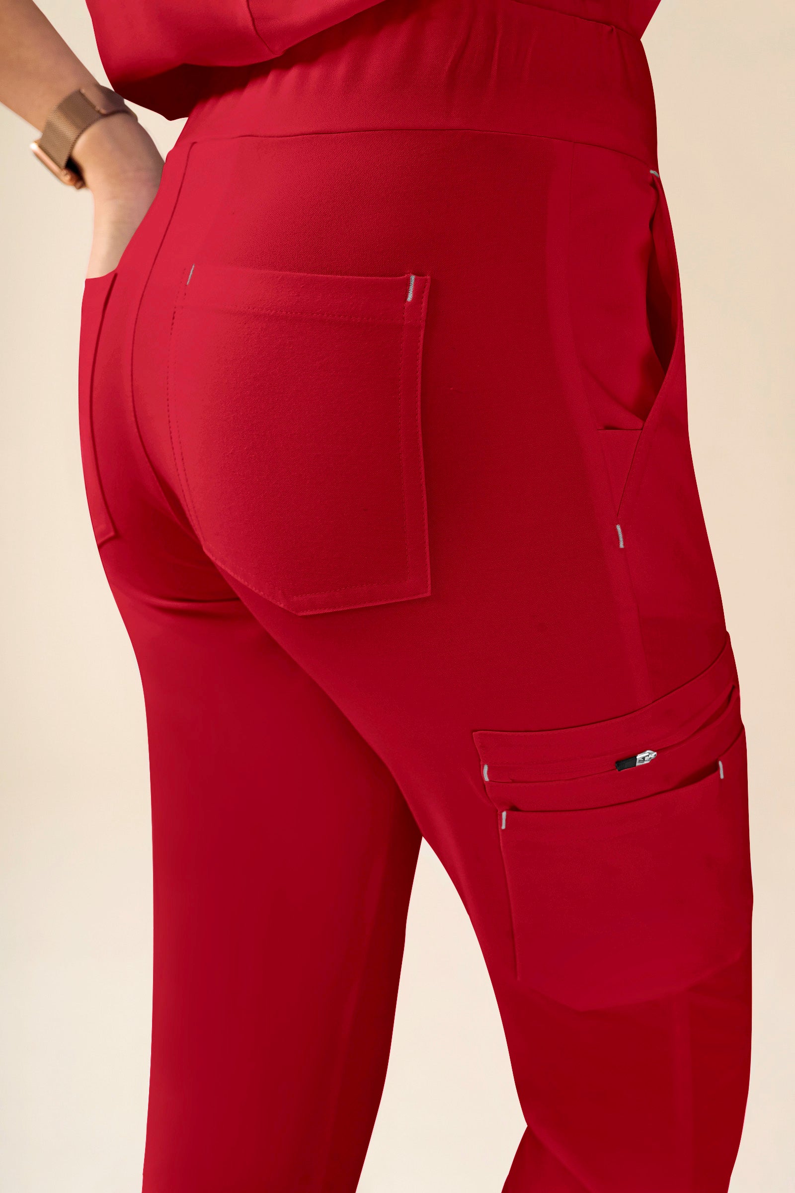 KAERE Hose Damen - gerader Saum Kurzgr. mit Beintaschen rot