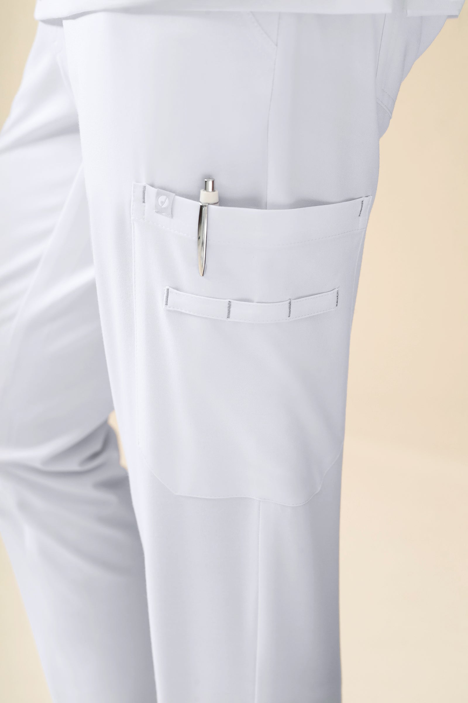 KAERE Hose Herren - Saumbündchen Kurzgr. mit Beintaschen weiss