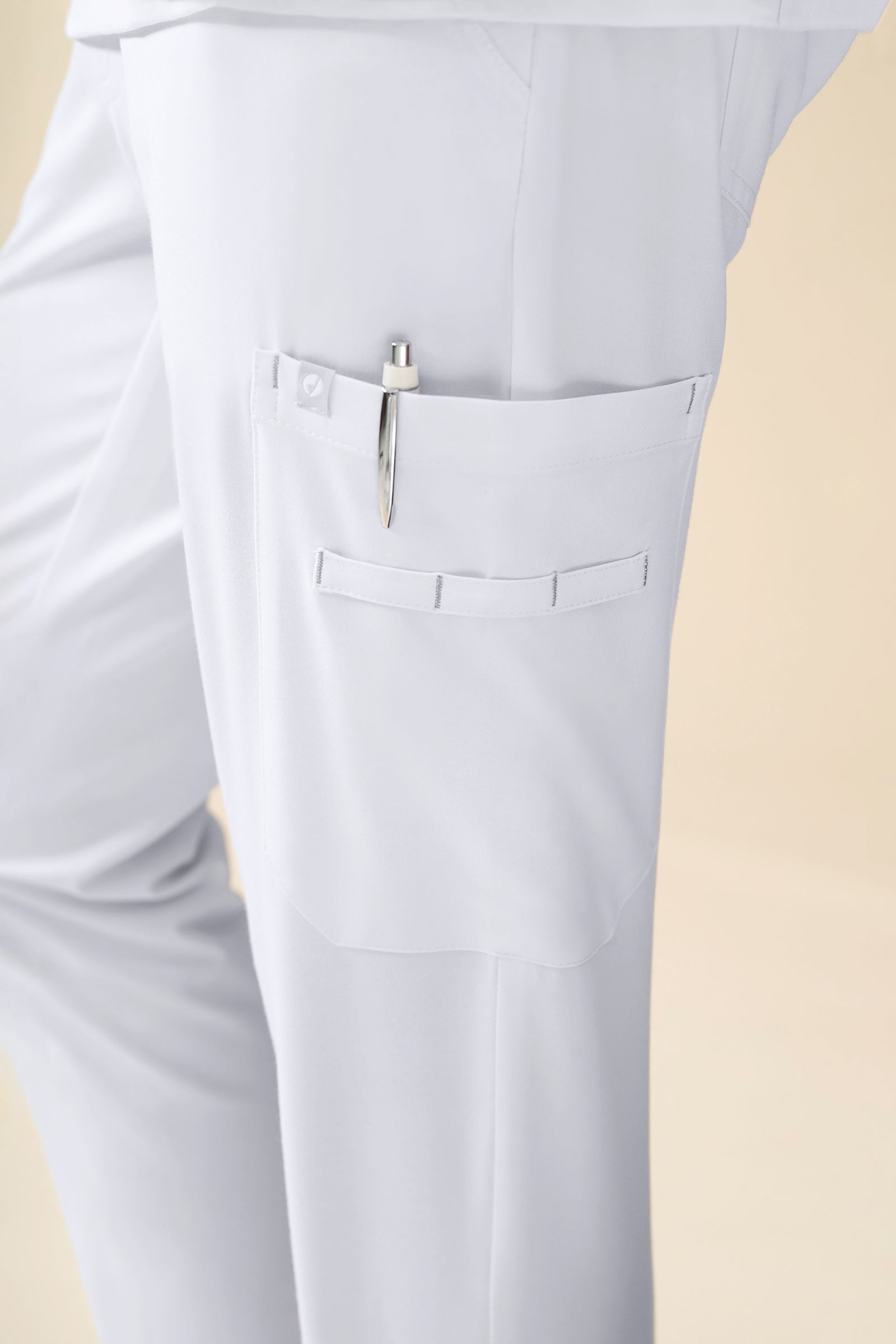 KAERE Hose Herren - gerader Saum Kurzgr. mit Beintaschen weiss