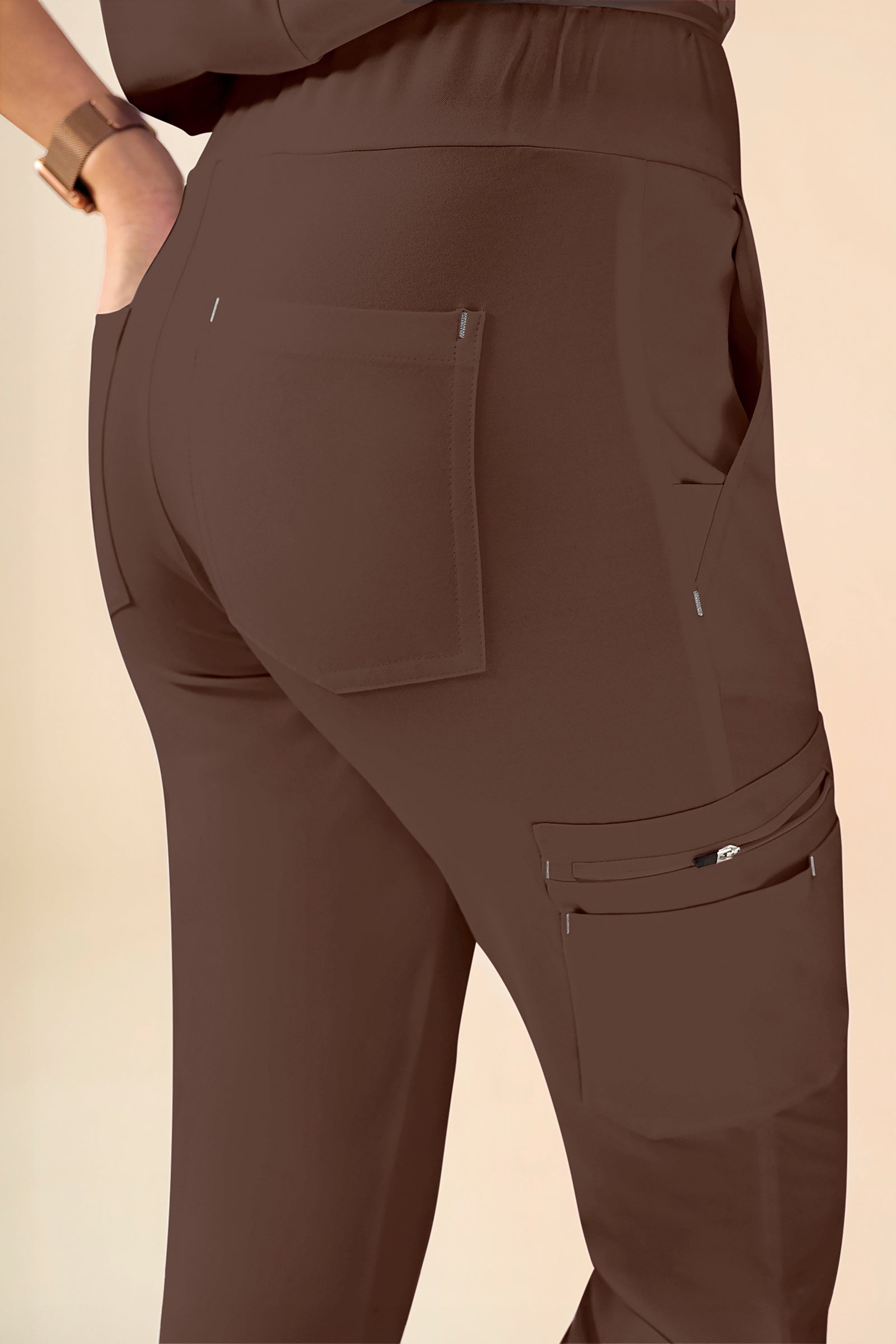 KAERE Hose Damen - Saumbündchen mit Beintaschen coffee