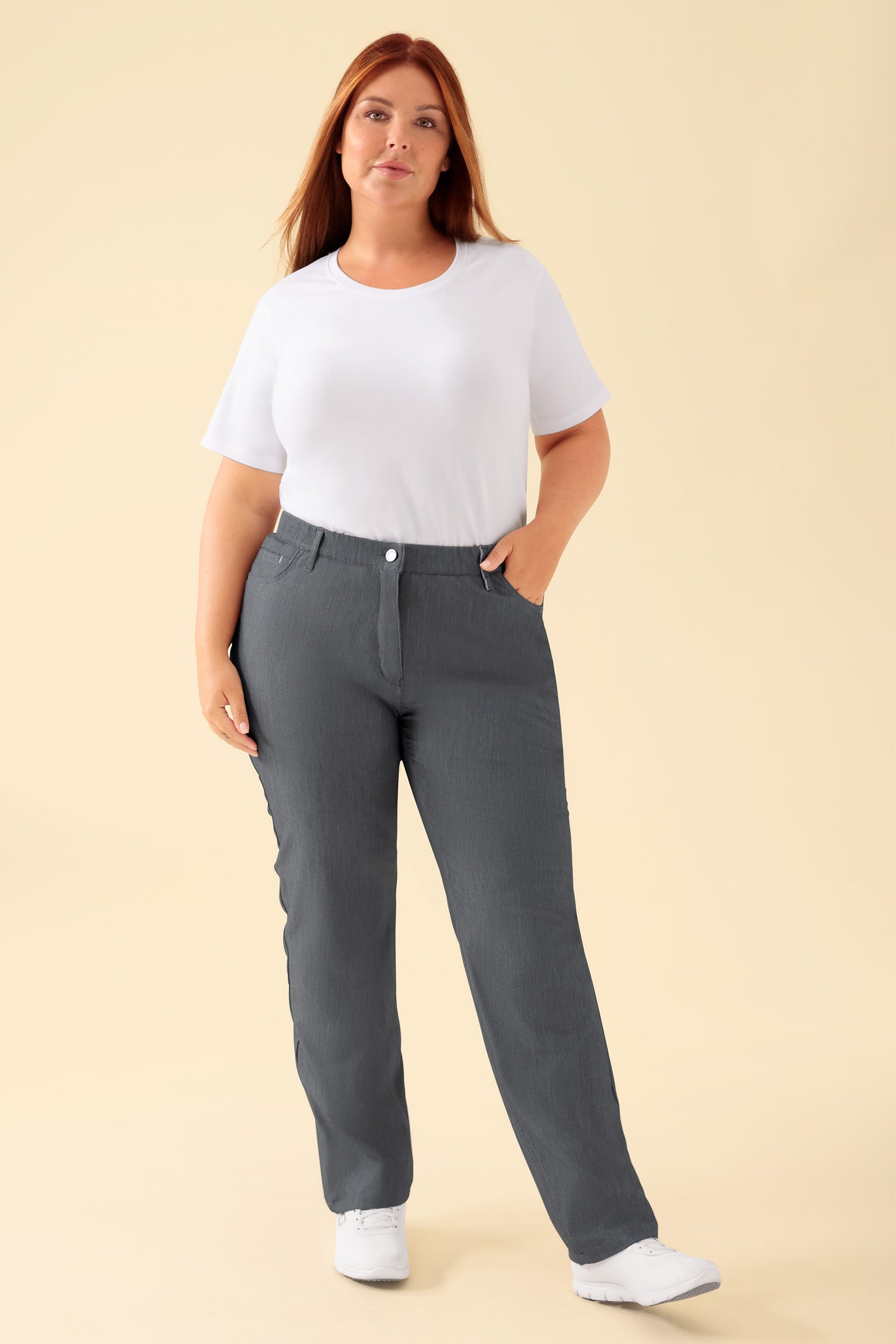 KAERE Hose Damen - 5-Pocket grau melange, Vorderansicht Das Model ist 173 cm gross und trägt Grösse XL