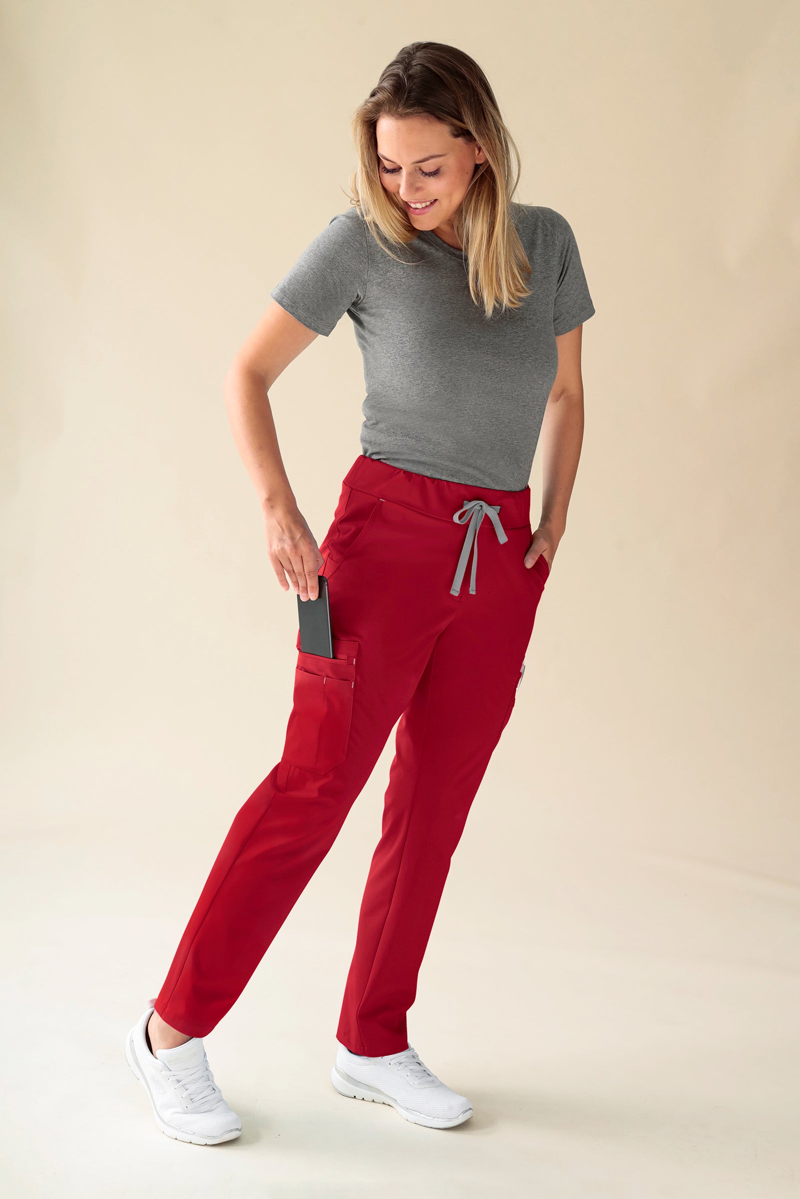 KAERE Hose Damen - gerader Saum Kurzgr. mit Beintaschen rot, Vorderansicht 