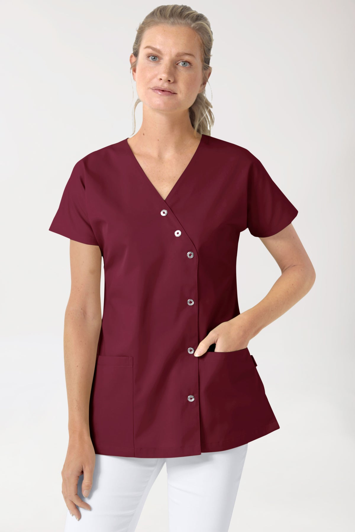 Beauty Kasack Damen - asymmetrische Druckknopfleiste bordeaux, Vue de face 