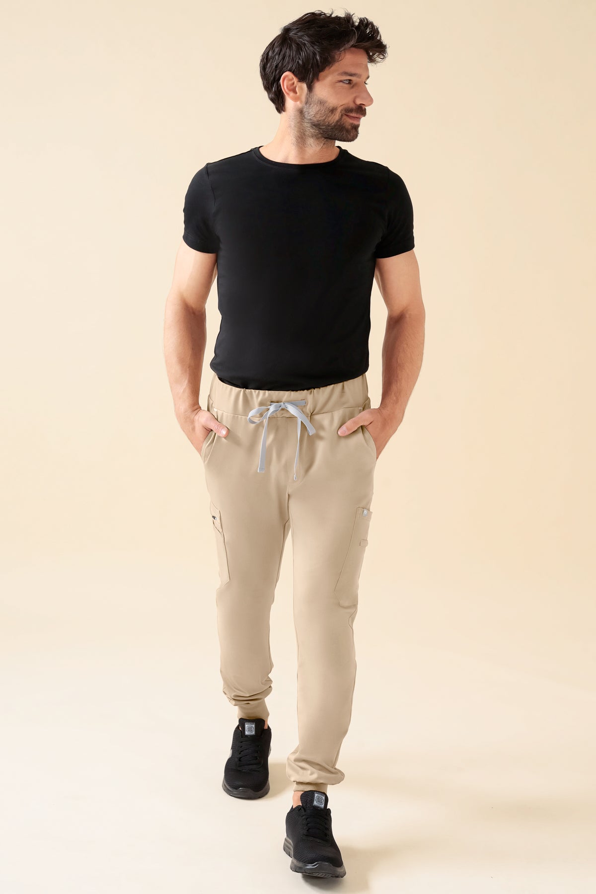 KAERE Hose Herren - Saumbündchen Kurzgr. mit Beintaschen sand, Vorderansicht 