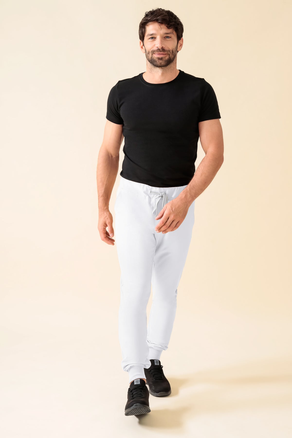 KAERE Hose Herren - Saumbündchen Kurzgr. ohne Beintaschen weiss, Vorderansicht 