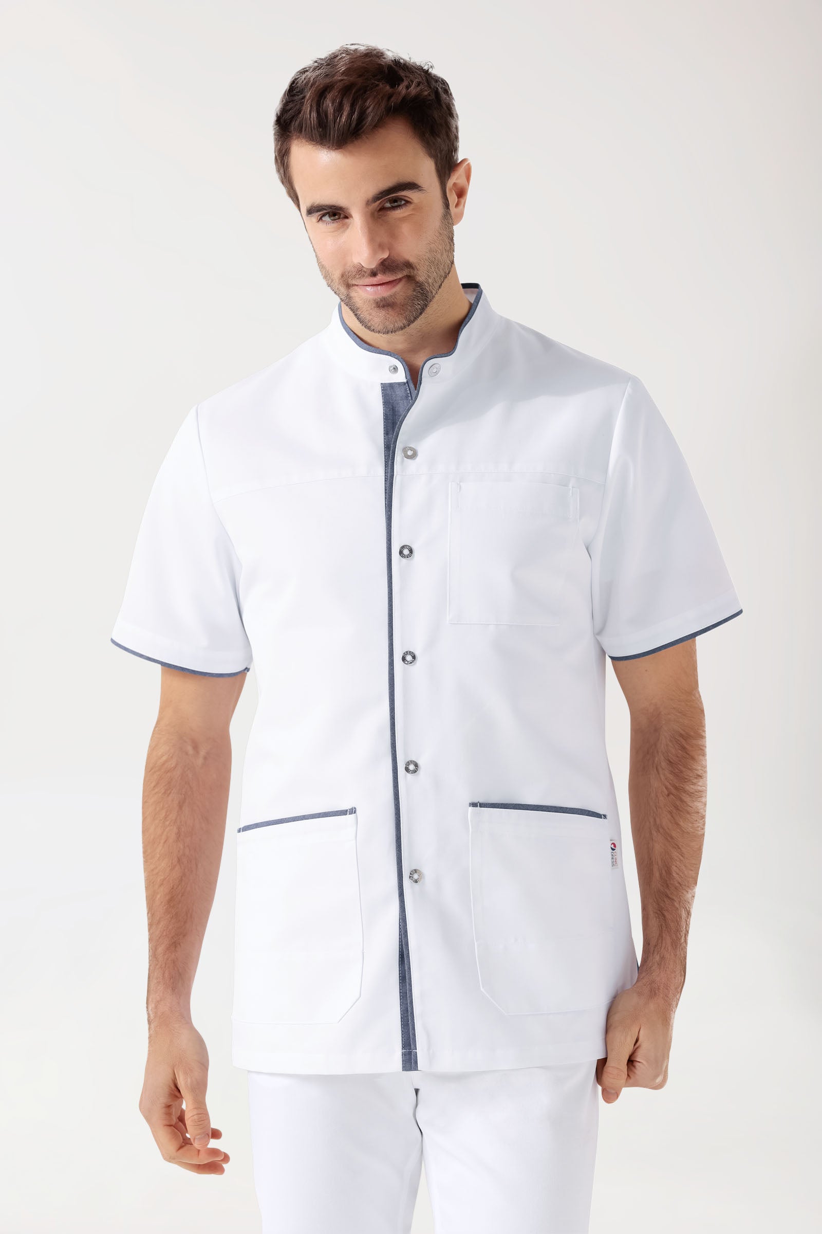 Beauty Kasack Herren - durchgeknöpft weiss/jeansblau, Vorderansicht 