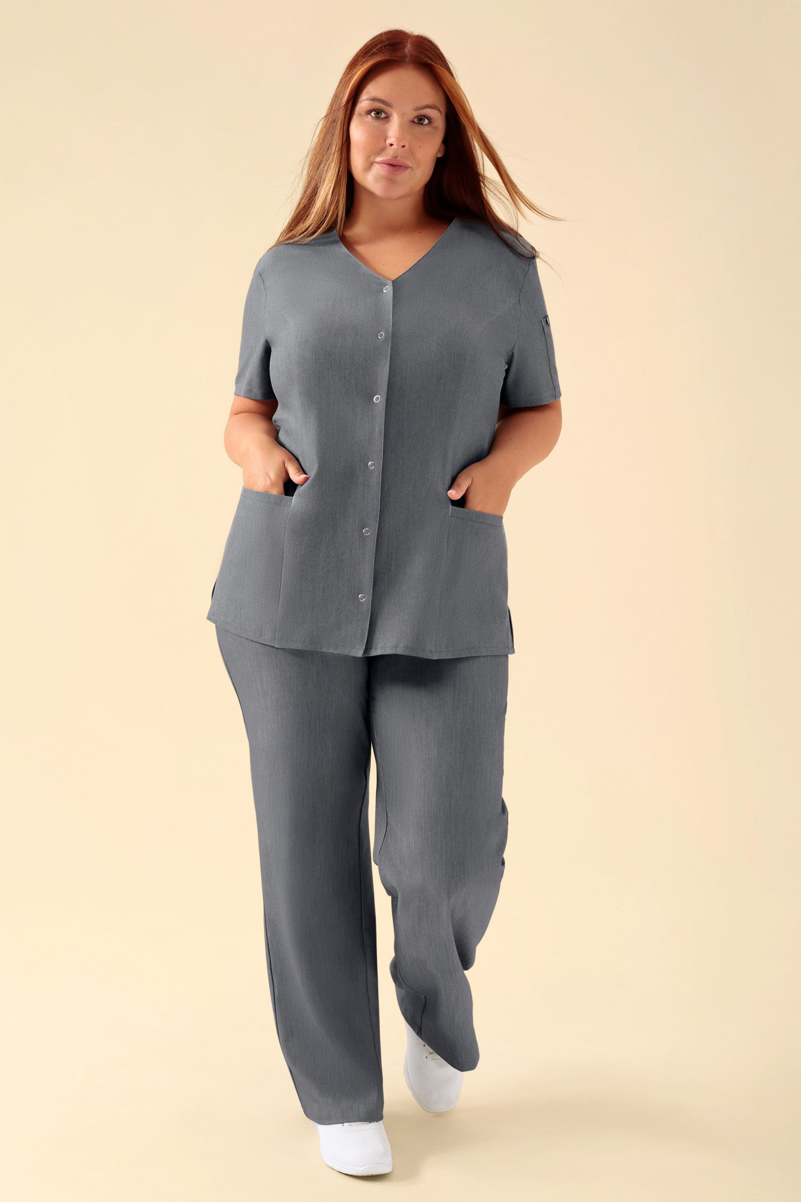 KAERE Kasack Damen - durchgeknöpft dunkelgrau melange, Vorderansicht Das Model ist 173 cm gross und trägt Grösse XL
