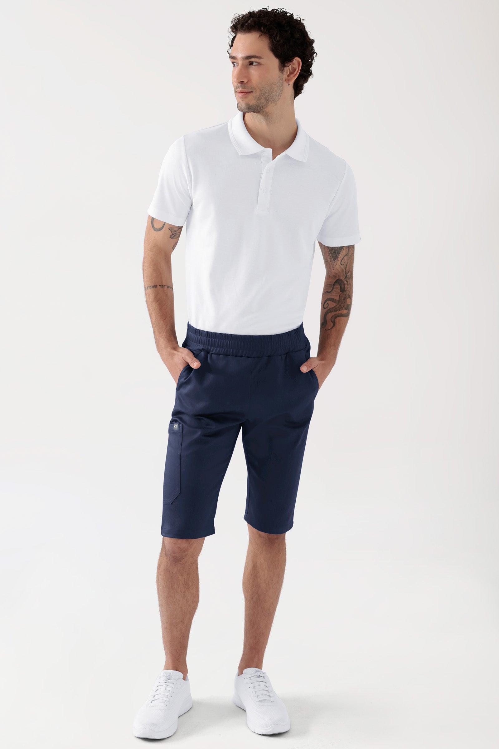 COMFY FLEX Stretch Hose Unisex - Bermuda navy, Vorderansicht Das Model ist 188 cm gross und trägt Grösse M