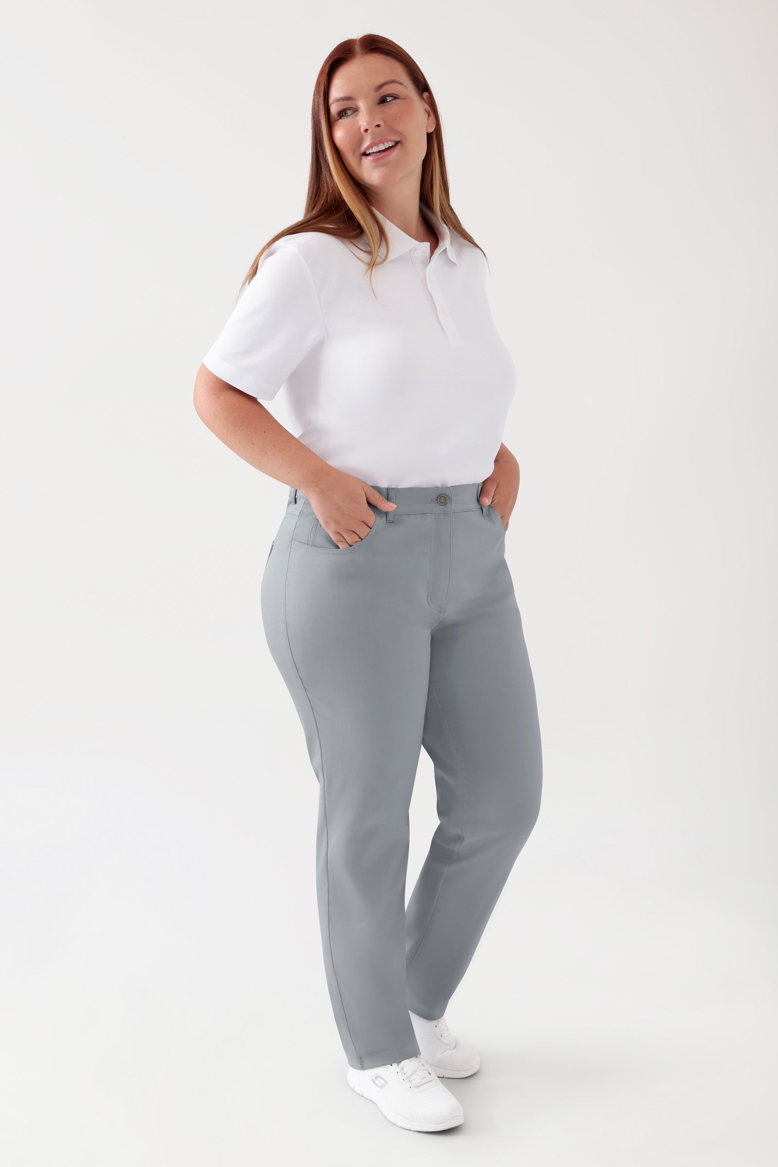 COMFY FLEX 5-Pocket Hose Damen - gerades Bein grau, Vorderansicht Das Model ist 173 cm gross und trägt Grösse 46
