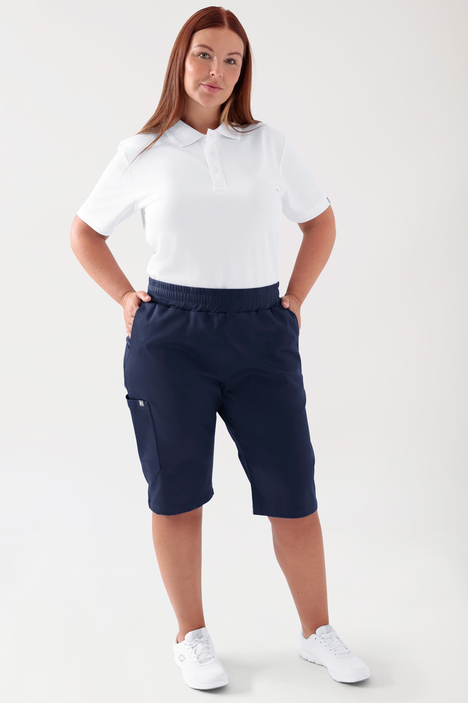 COMFY FLEX Stretch Hose Unisex - Bermuda navy, Vorderansicht Das Model ist 173 cm gross und trägt Grösse L