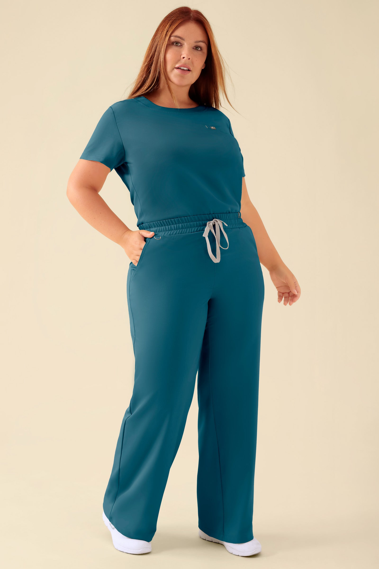 KAERE Hose Damen - weites Bein petrol, Vorderansicht Das Model ist 173 cm gross und trägt Grösse XL