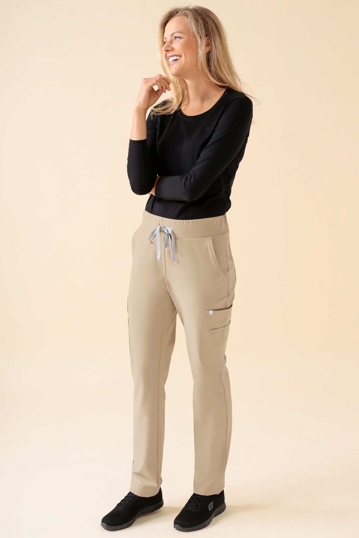 KAERE Hose Damen - gerader Saum mit Beintaschen sand